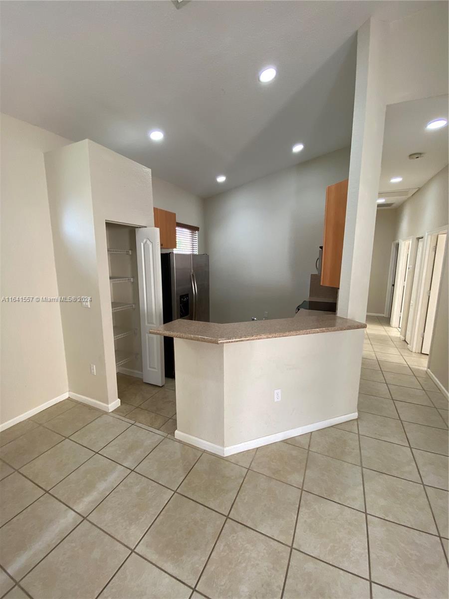 PORTOFINO PALMS - Residential Lease