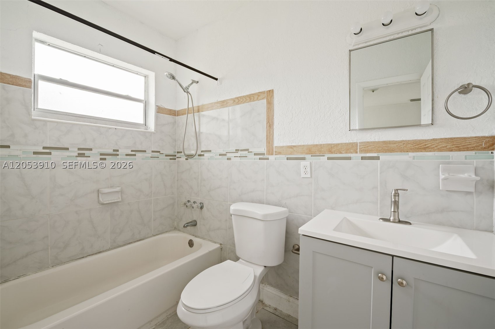 BISCAYNE COURT - Residential Income