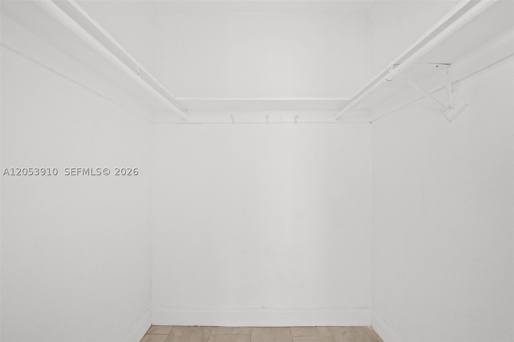 BISCAYNE COURT - Residential Income