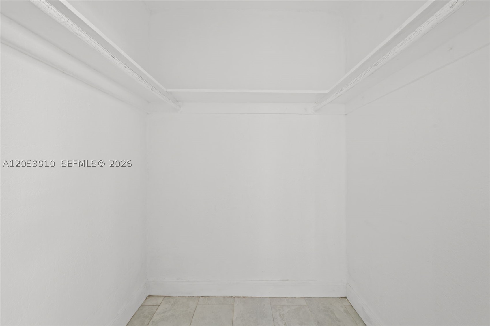 BISCAYNE COURT - Residential Income