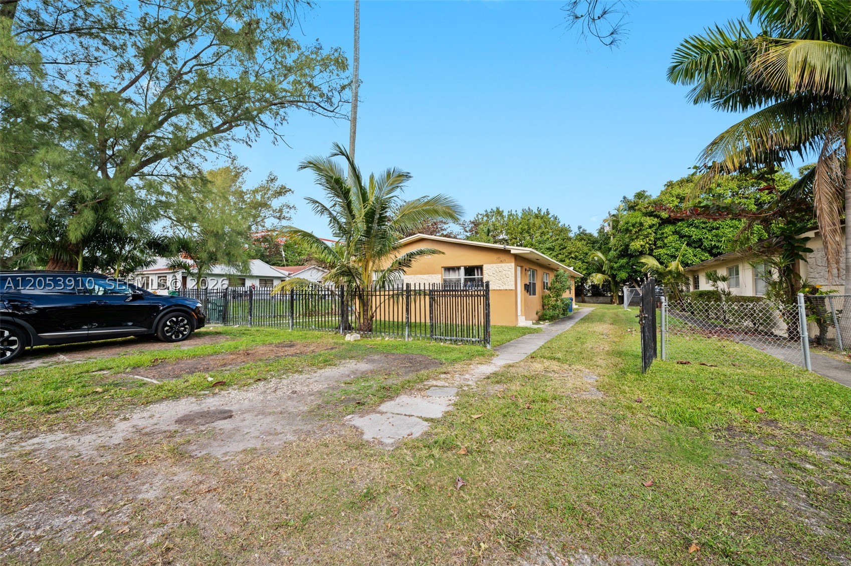 BISCAYNE COURT - Residential Income