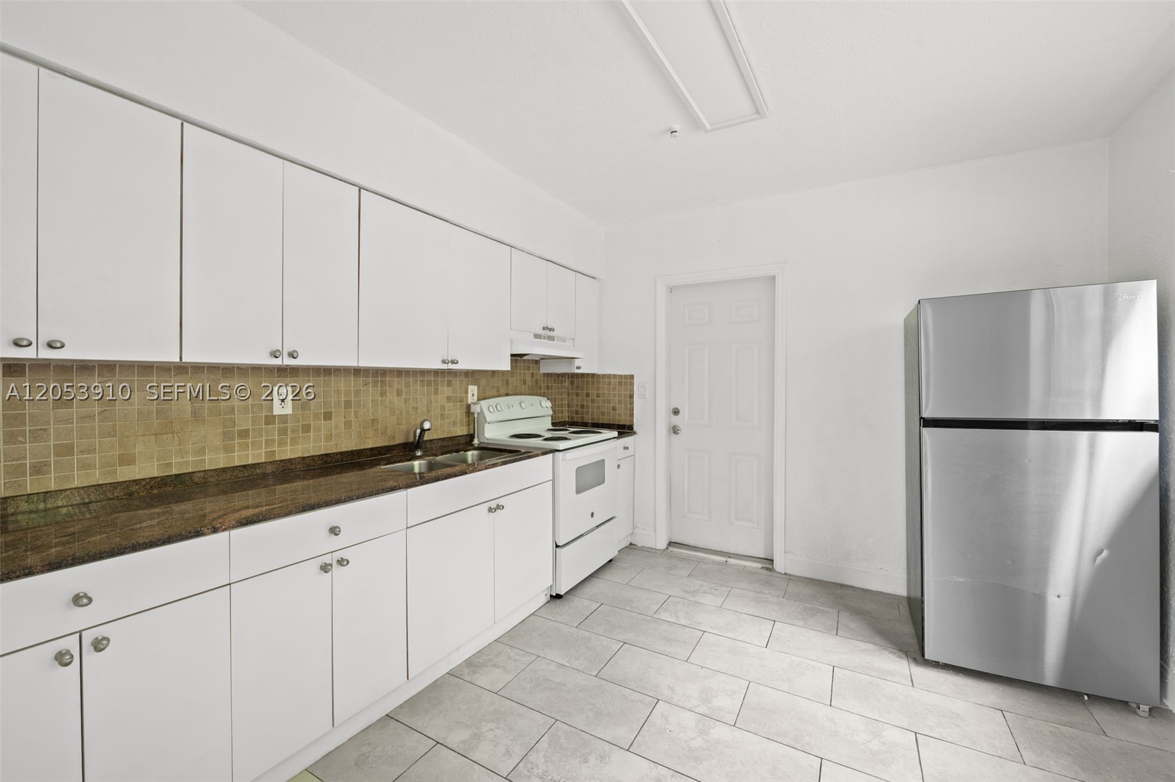 BISCAYNE COURT - Residential Income