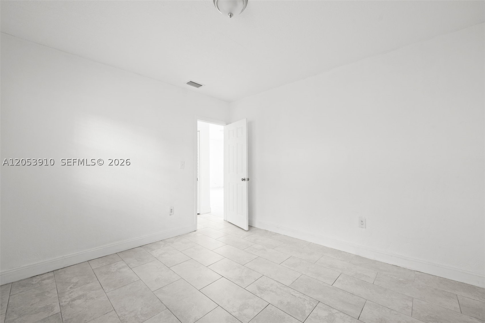 BISCAYNE COURT - Residential Income