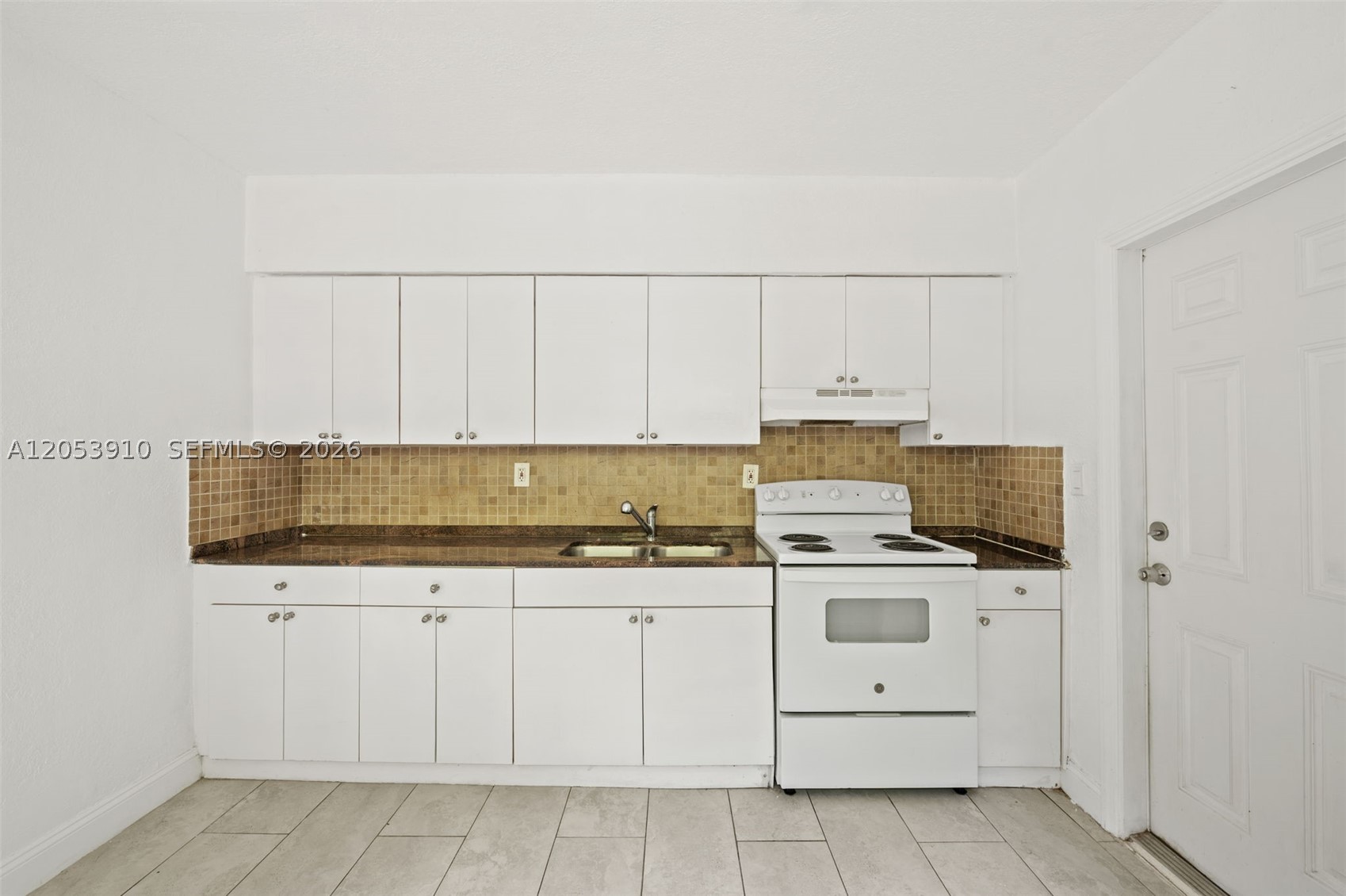 BISCAYNE COURT - Residential Income