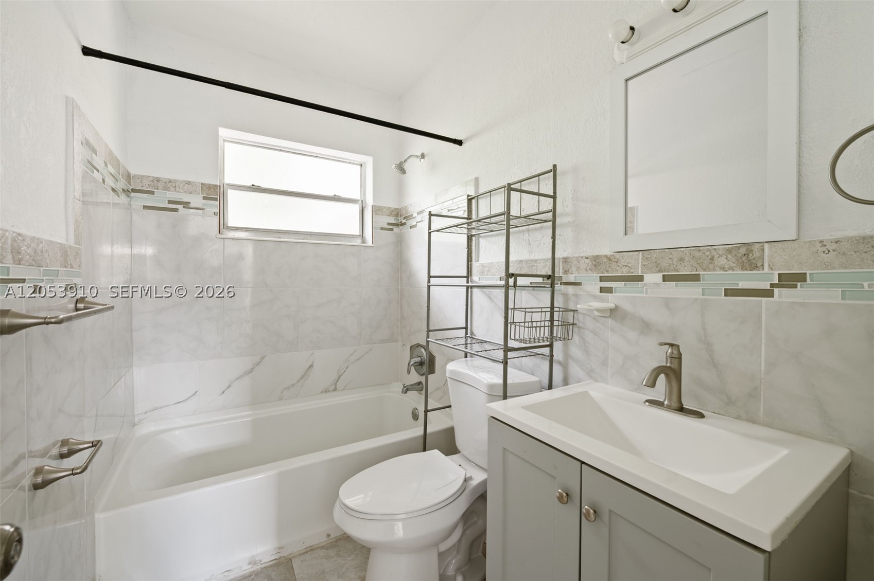 BISCAYNE COURT - Residential Income