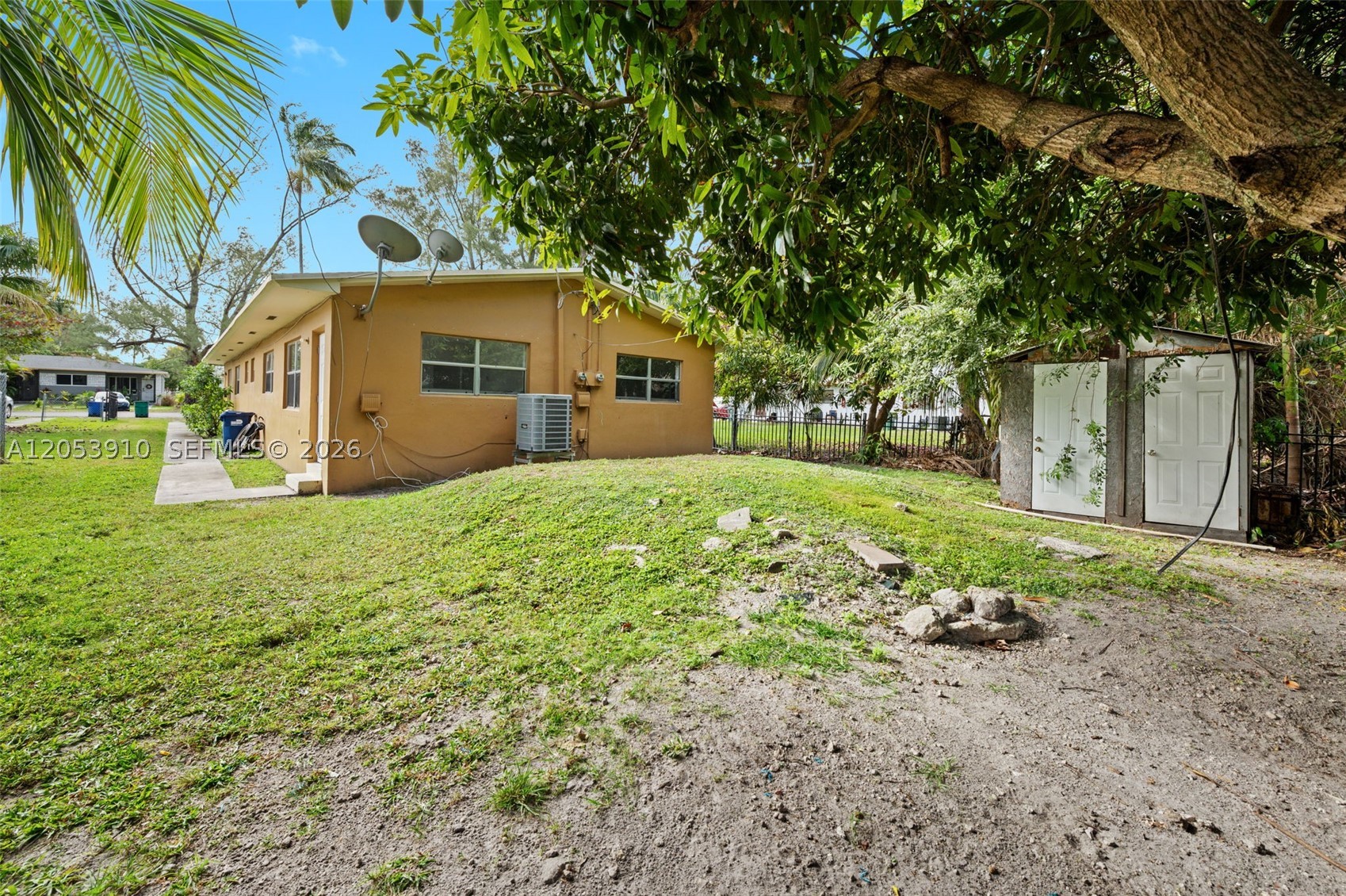BISCAYNE COURT - Residential Income
