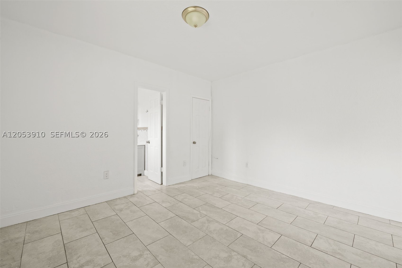 BISCAYNE COURT - Residential Income