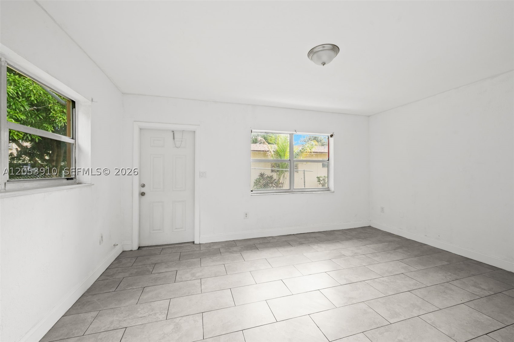 BISCAYNE COURT - Residential Income