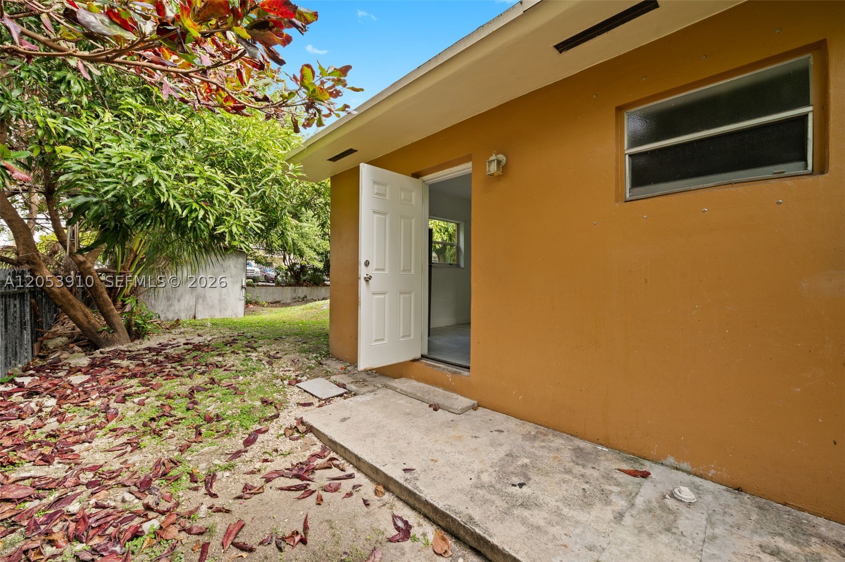 BISCAYNE COURT - Residential Income