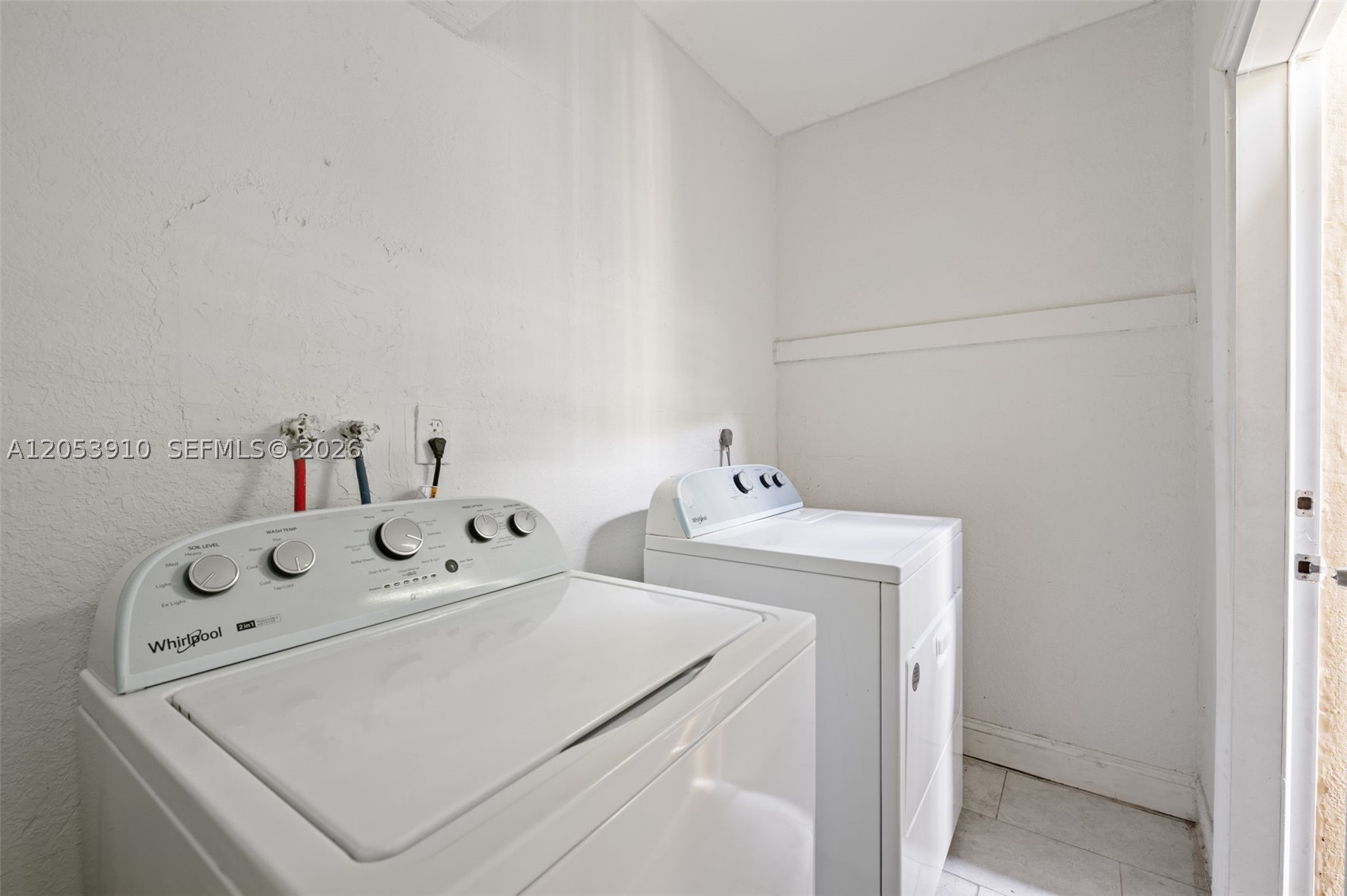 BISCAYNE COURT - Residential Income