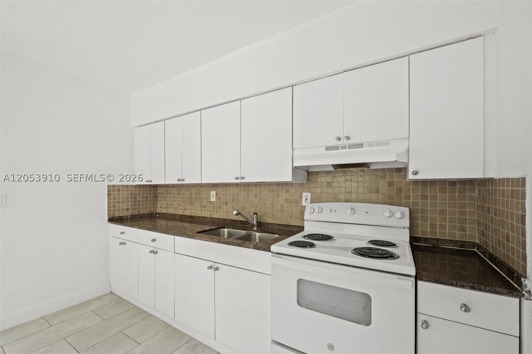 BISCAYNE COURT - Residential Income