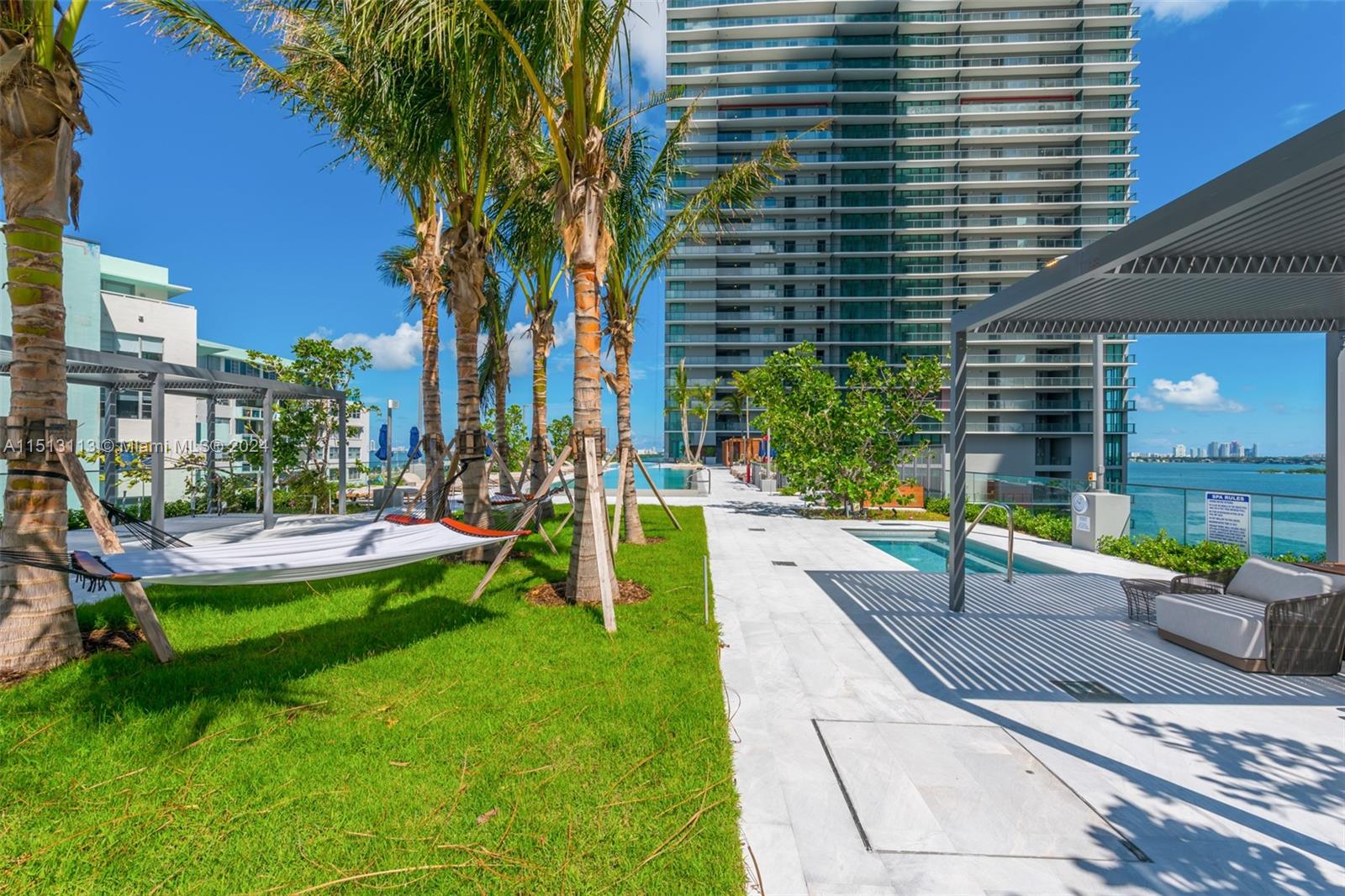 ONE PARAISO CONDO - Residential