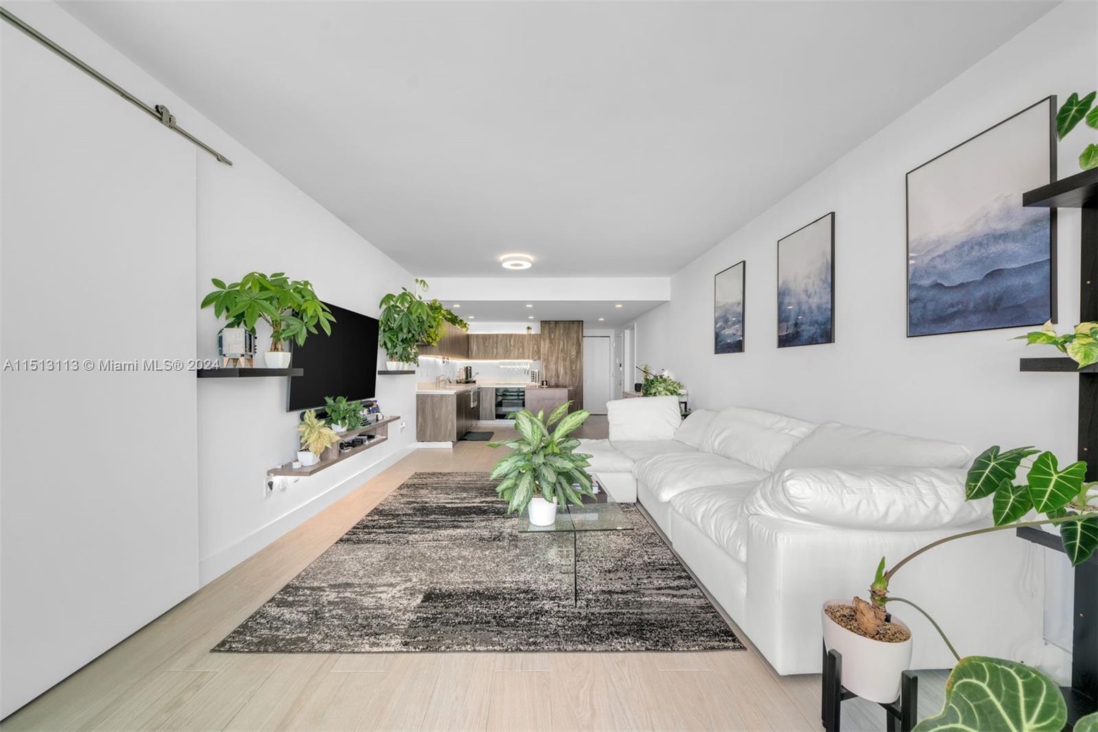 ONE PARAISO CONDO - Residential
