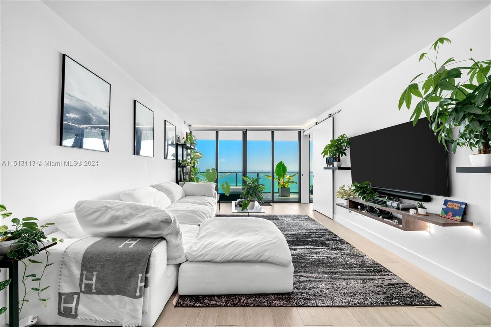 ONE PARAISO CONDO - Residential