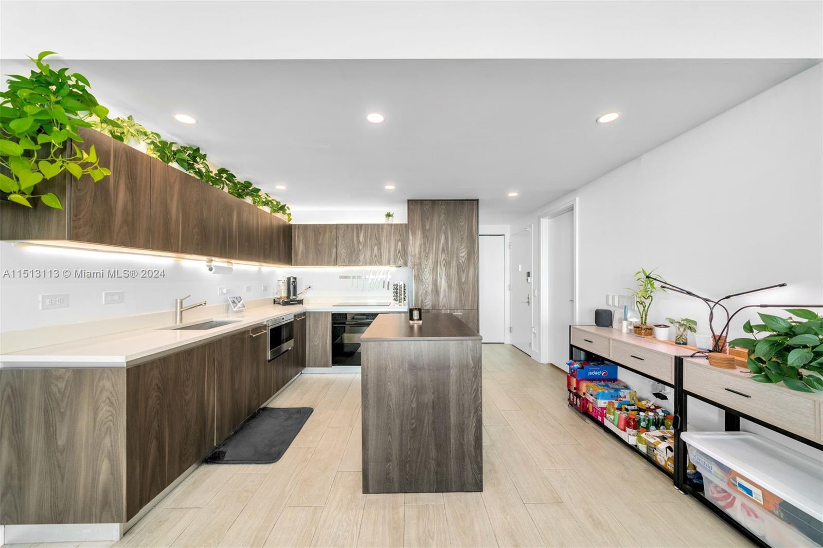 ONE PARAISO CONDO - Residential