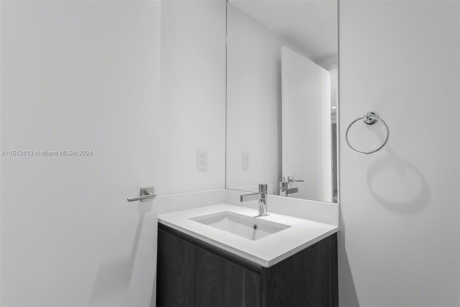 ONE PARAISO CONDO - Residential