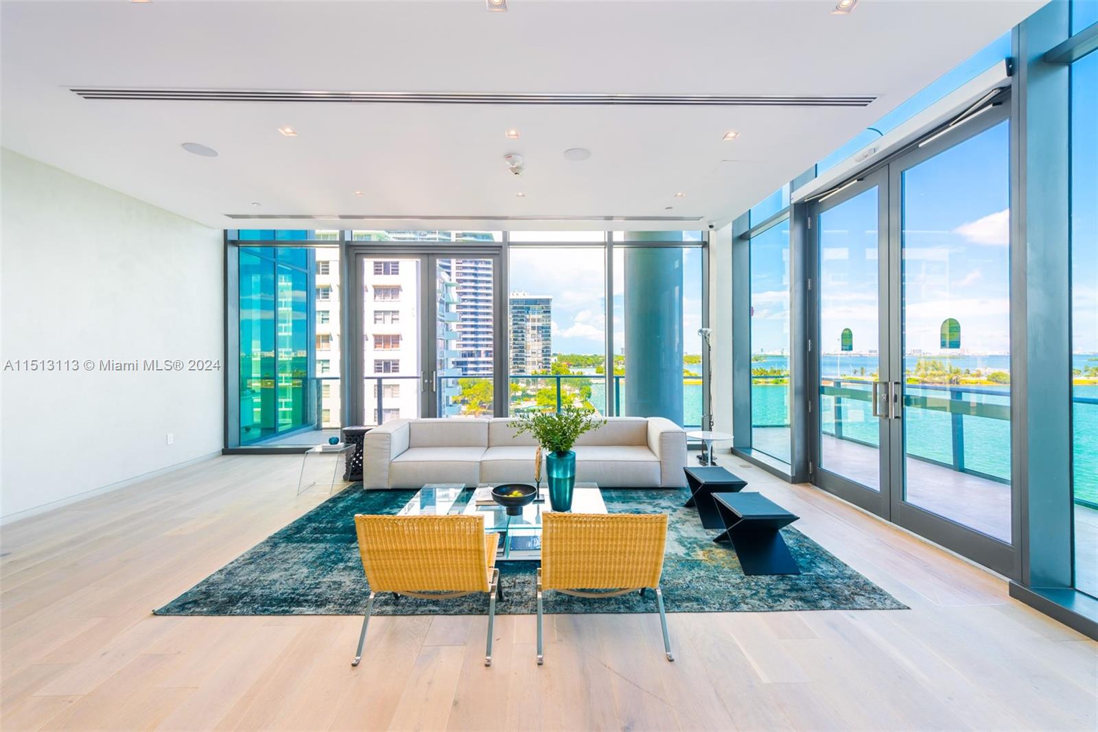 ONE PARAISO CONDO - Residential