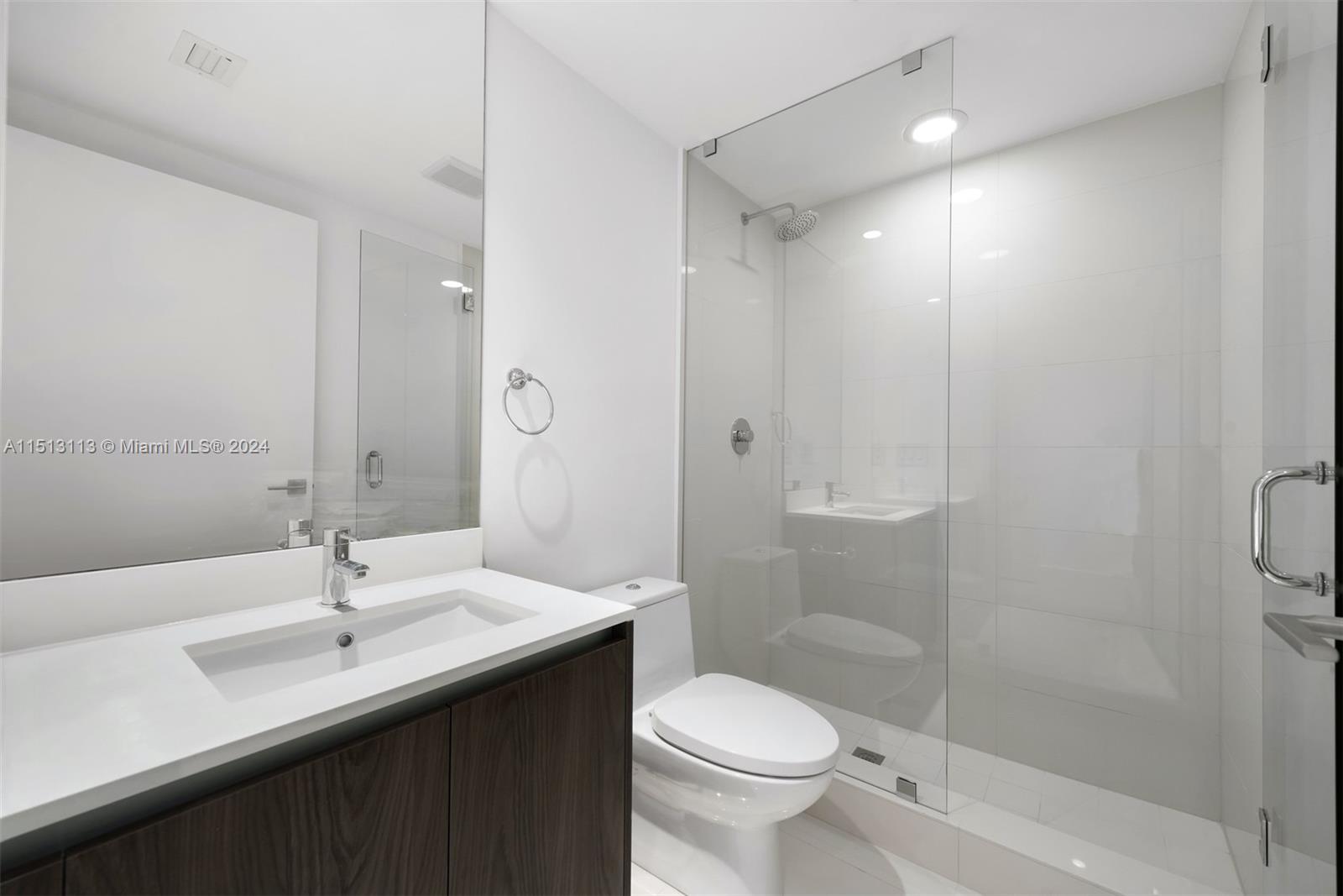 ONE PARAISO CONDO - Residential