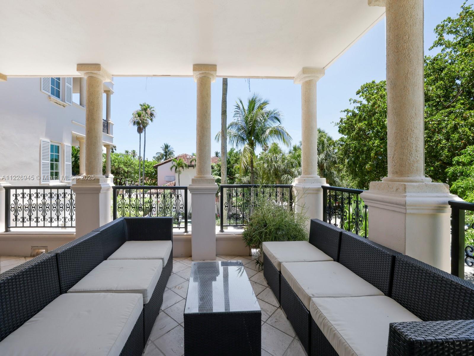 SEASIDE CONDO - Residential