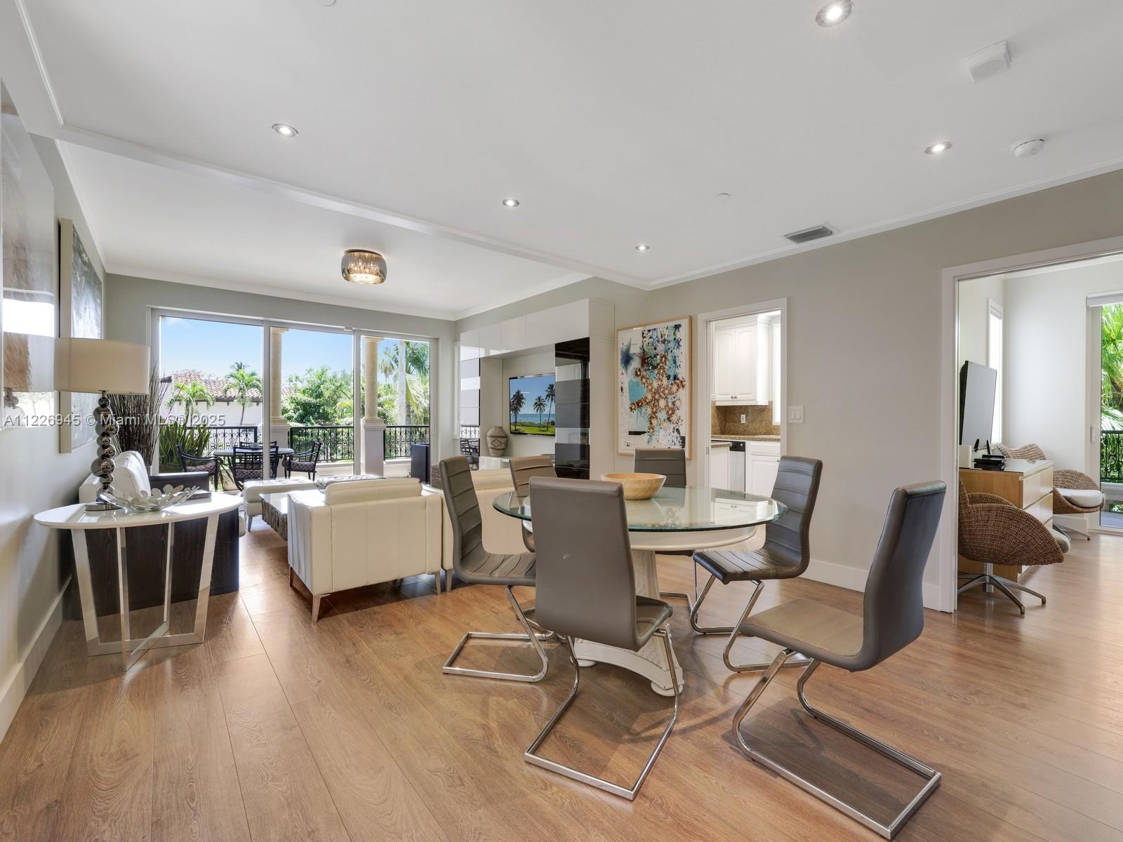 SEASIDE CONDO - Residential