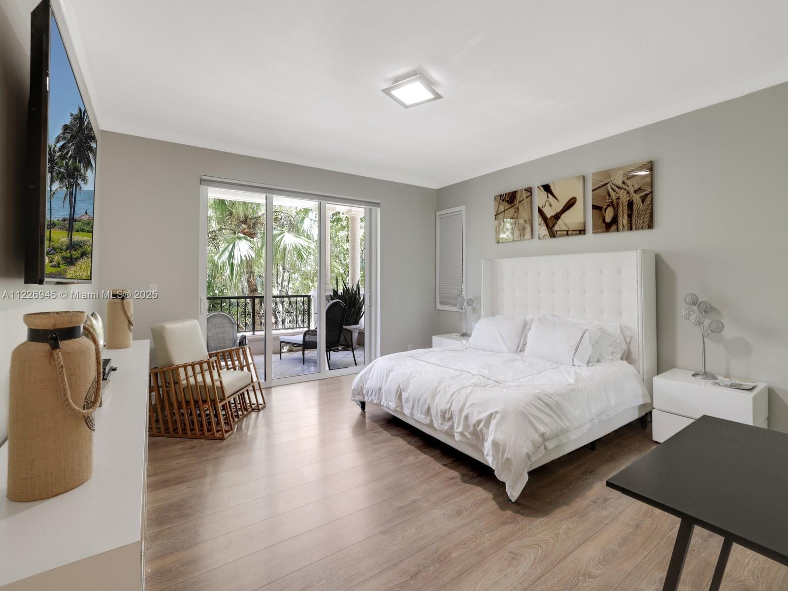 SEASIDE CONDO - Residential