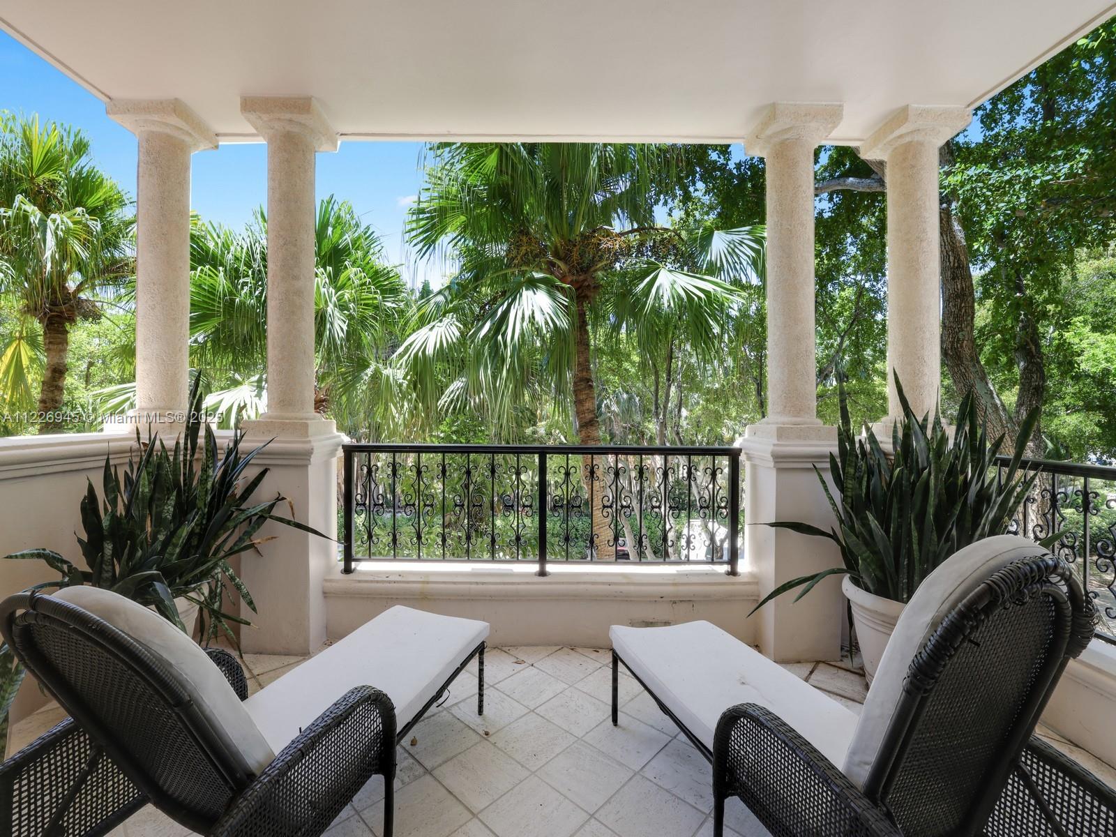 SEASIDE CONDO - Residential