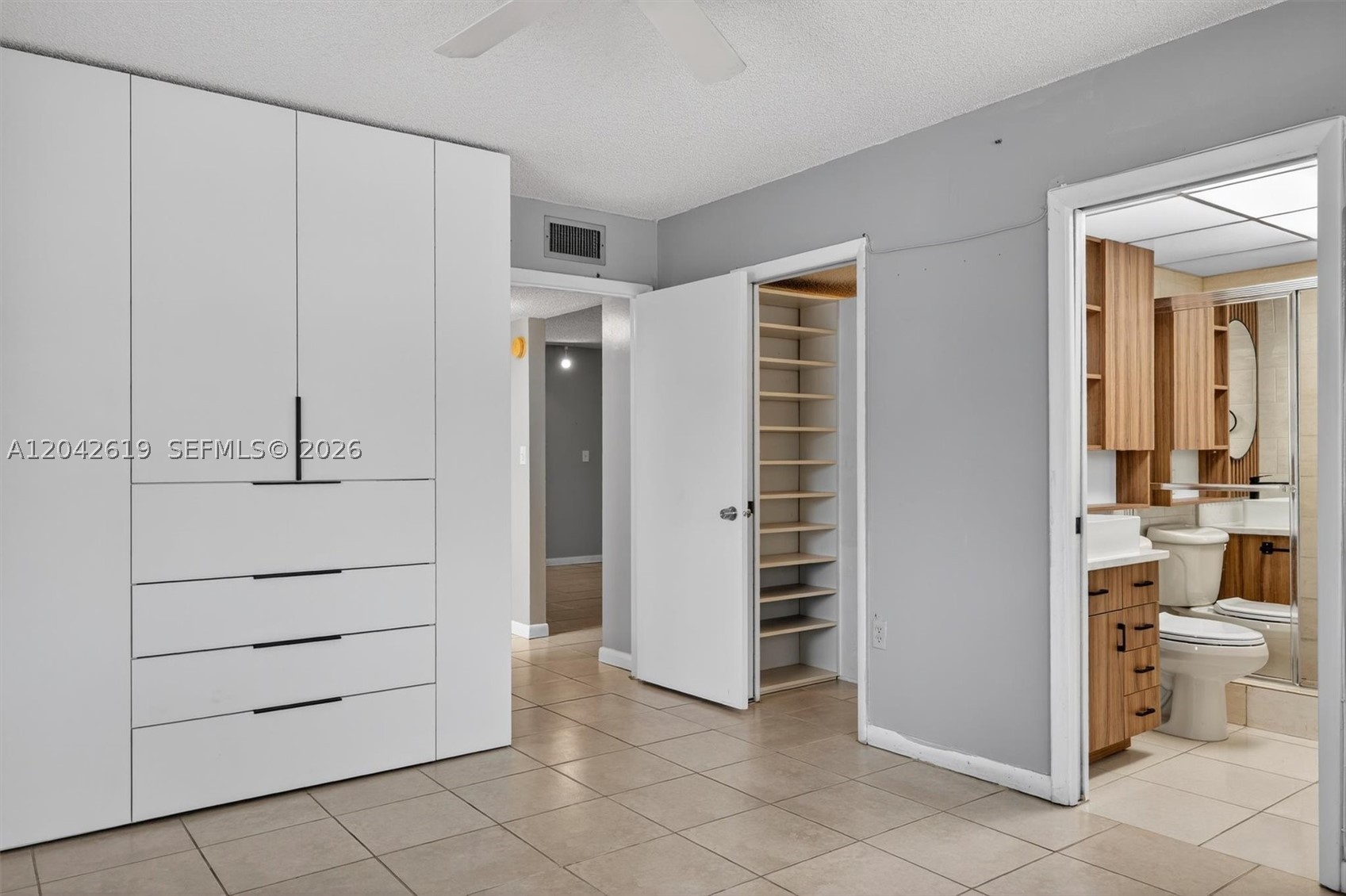 THE HORIZONS CONDO #5 - Residential Lease