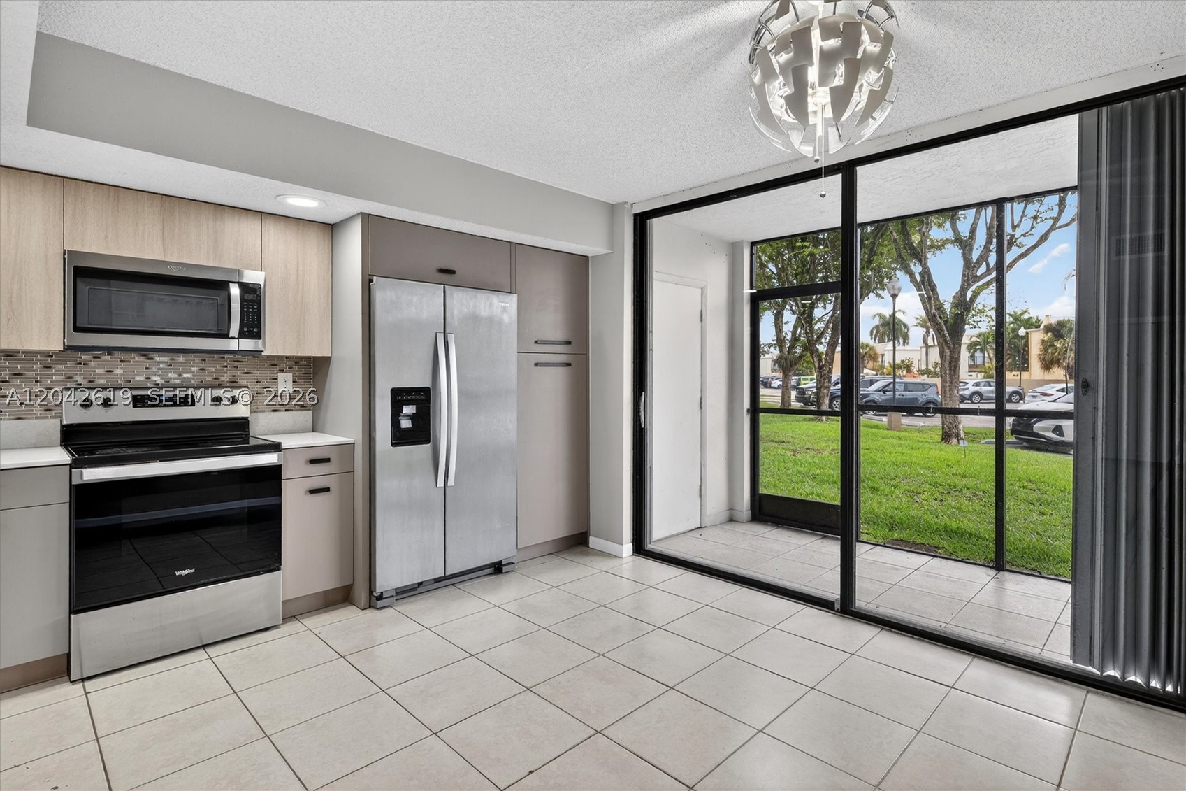 THE HORIZONS CONDO #5 - Residential Lease