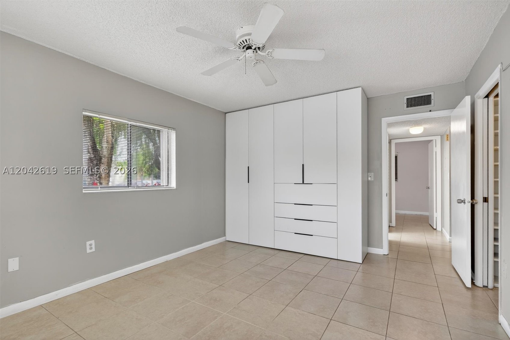 THE HORIZONS CONDO #5 - Residential Lease