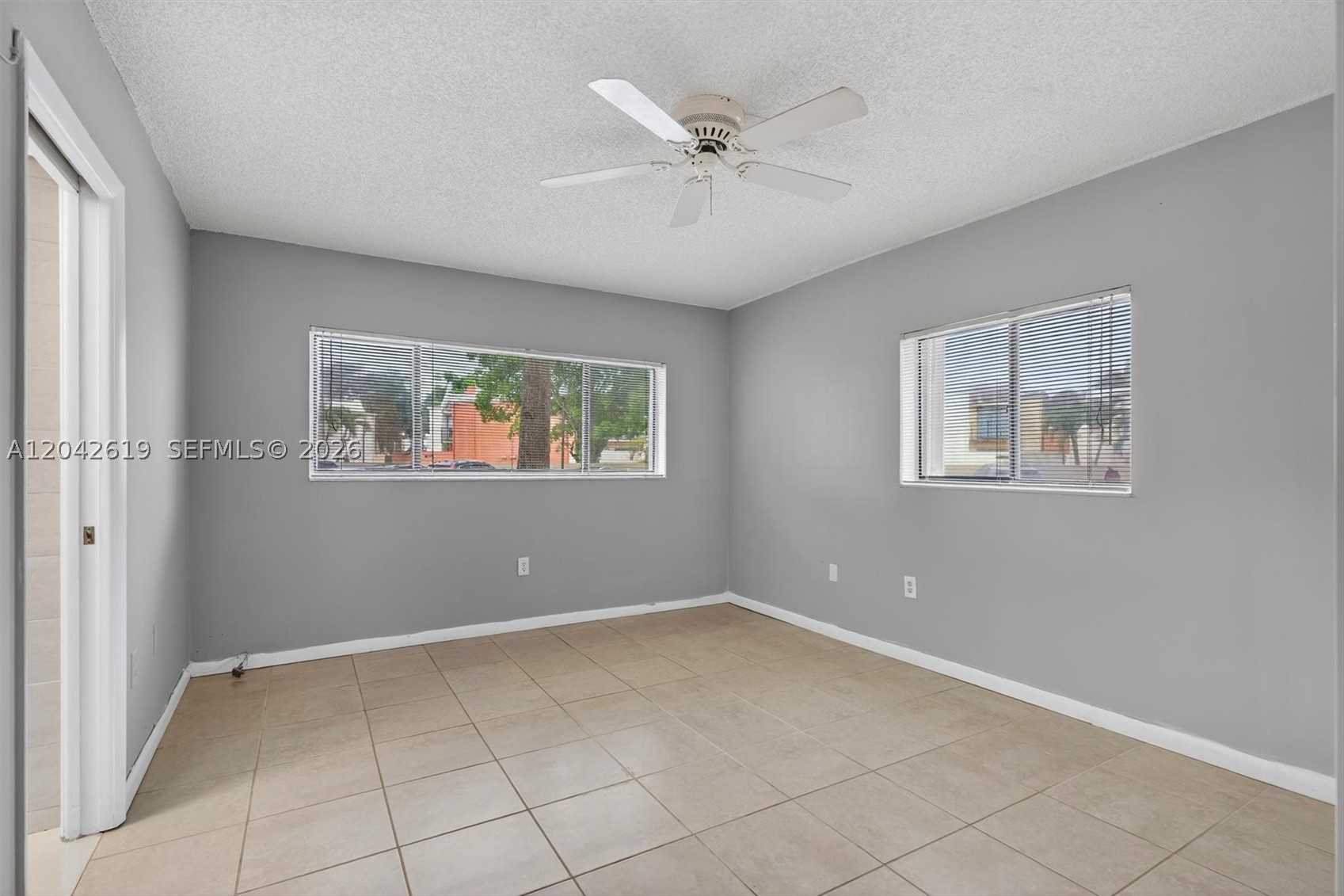THE HORIZONS CONDO #5 - Residential Lease