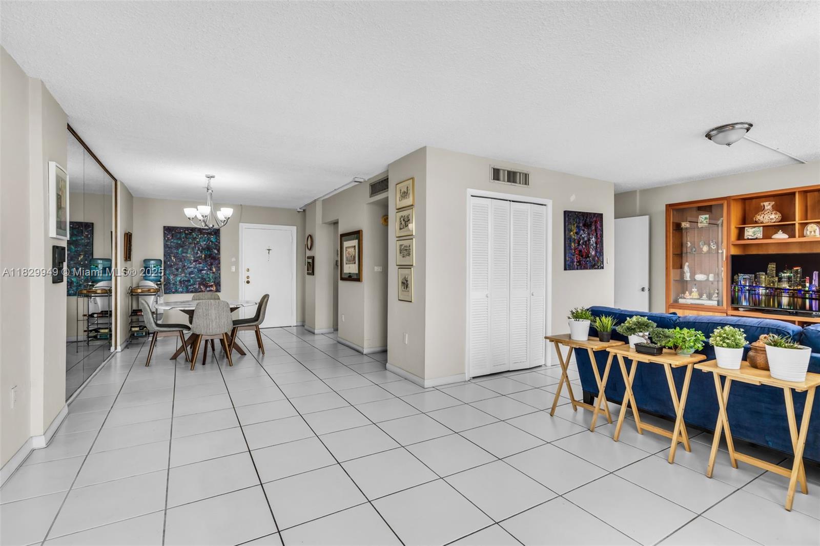 BAYVIEW CONDO - Residential