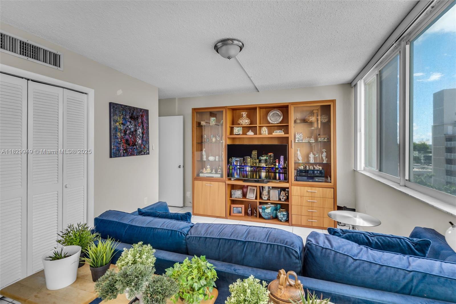 BAYVIEW CONDO - Residential