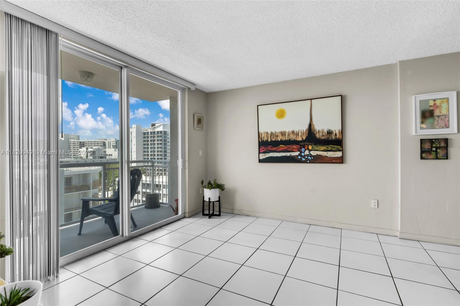 BAYVIEW CONDO - Residential