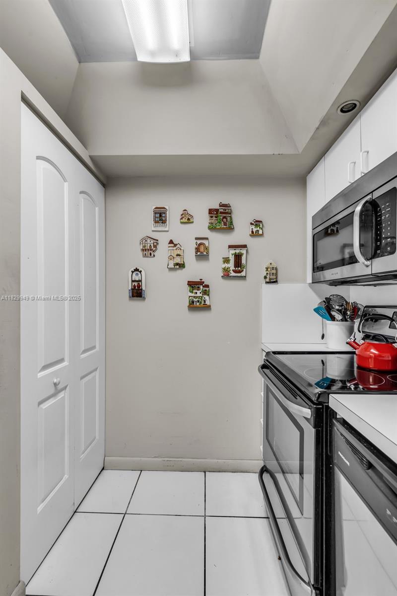 BAYVIEW CONDO - Residential