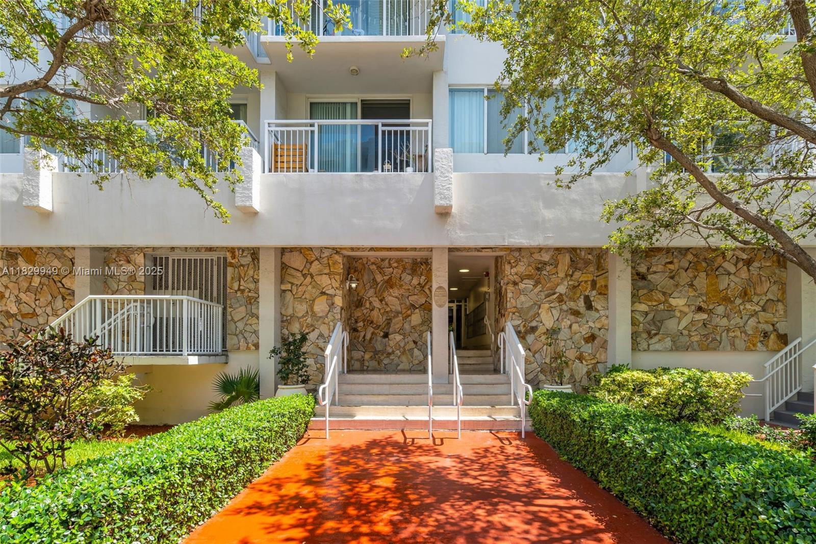 BAYVIEW CONDO - Residential