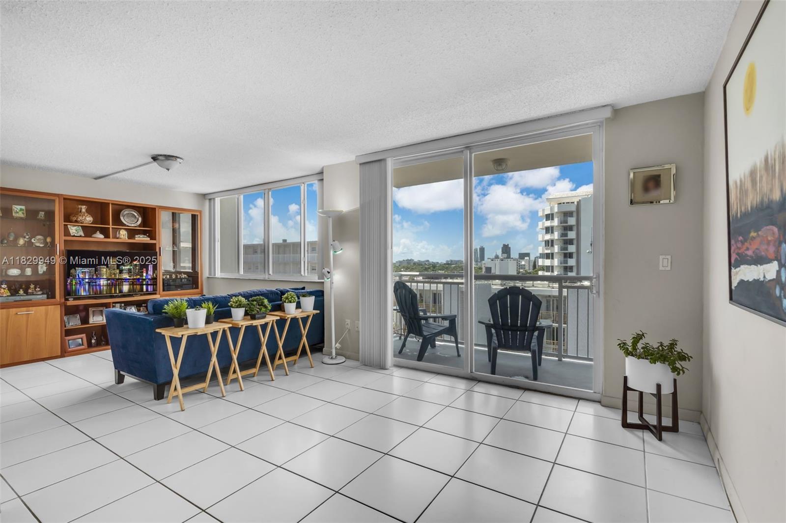 BAYVIEW CONDO - Residential