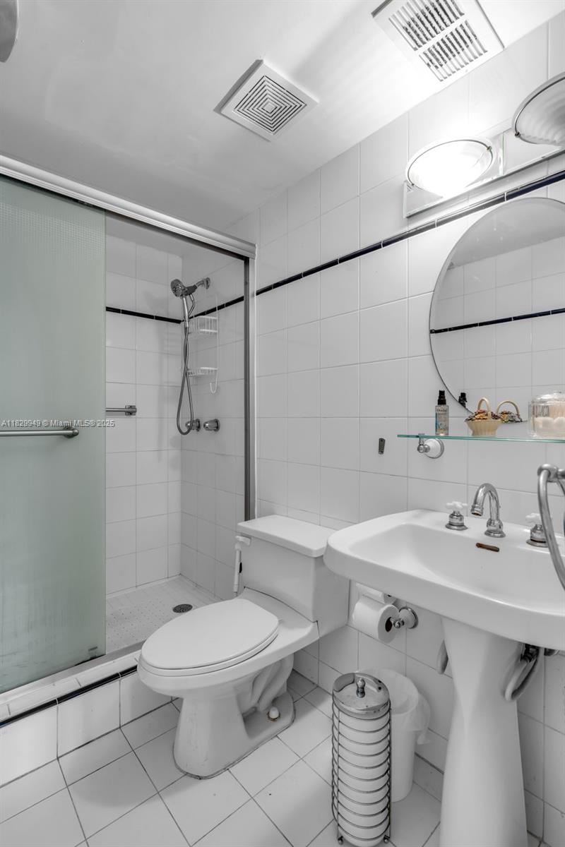BAYVIEW CONDO - Residential