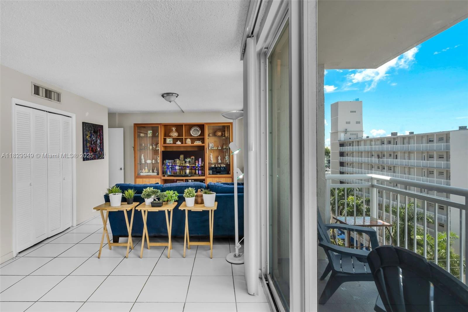 BAYVIEW CONDO - Residential