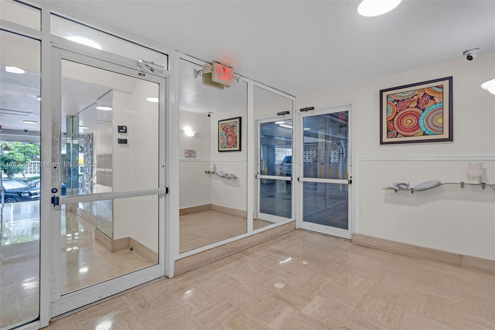 BAYVIEW CONDO - Residential