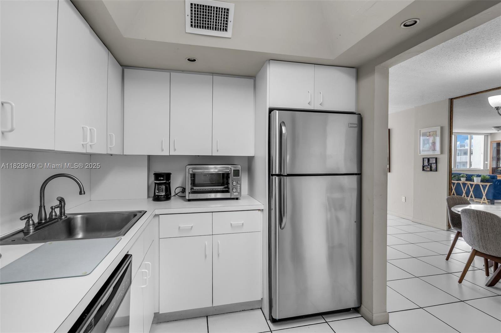 BAYVIEW CONDO - Residential