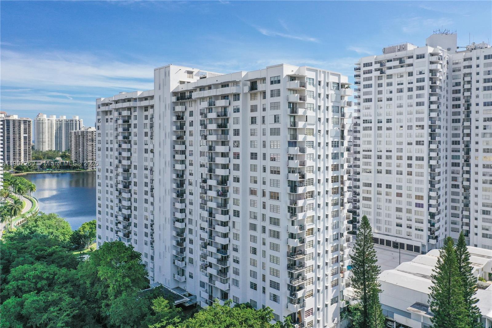 COMMODORE PLAZA CONDO - Residential