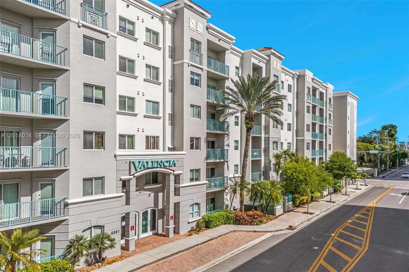 VALENCIA CONDO - Residential