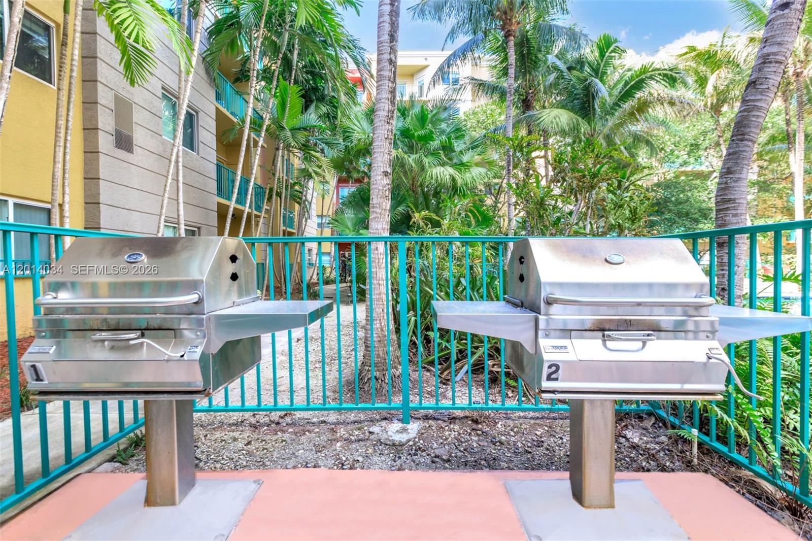 VALENCIA CONDO - Residential