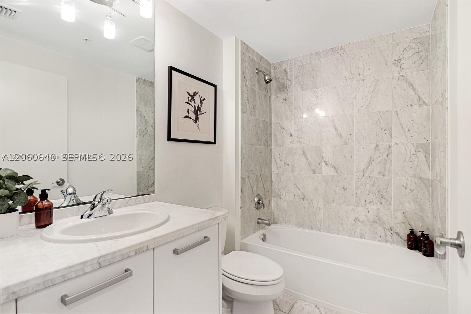 VIZCAYNE SOUTH CONDO - Residential