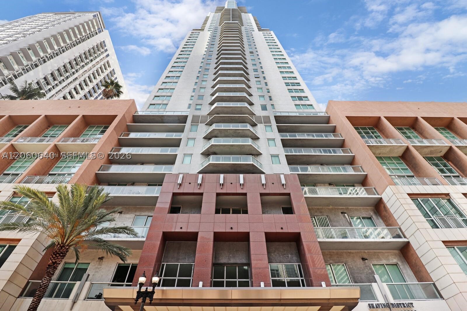VIZCAYNE SOUTH CONDO - Residential