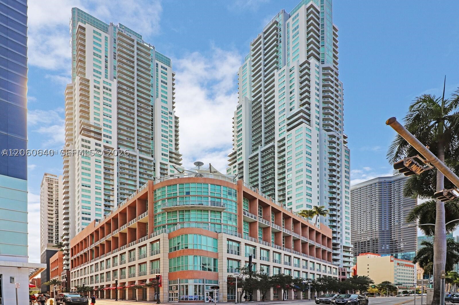 VIZCAYNE SOUTH CONDO - Residential