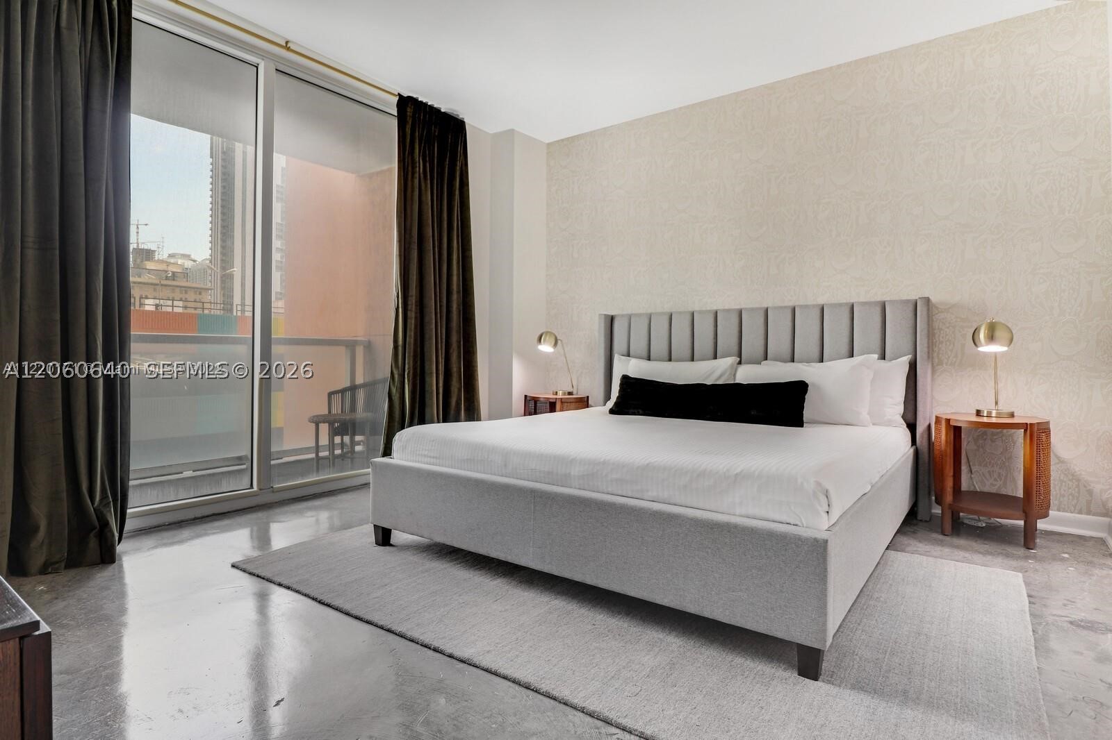 VIZCAYNE SOUTH CONDO - Residential