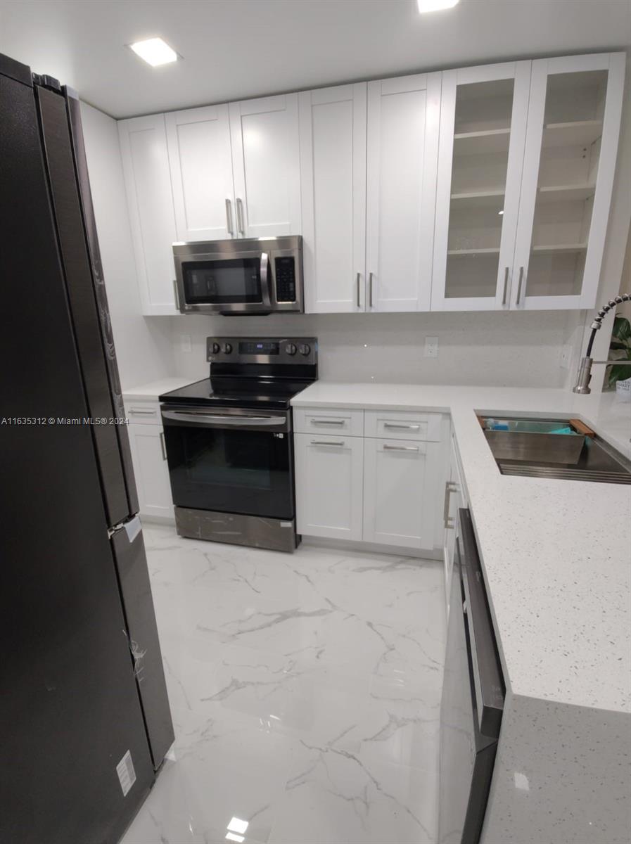 WINDING LAKE AT WELLEBY C - Residential Lease
