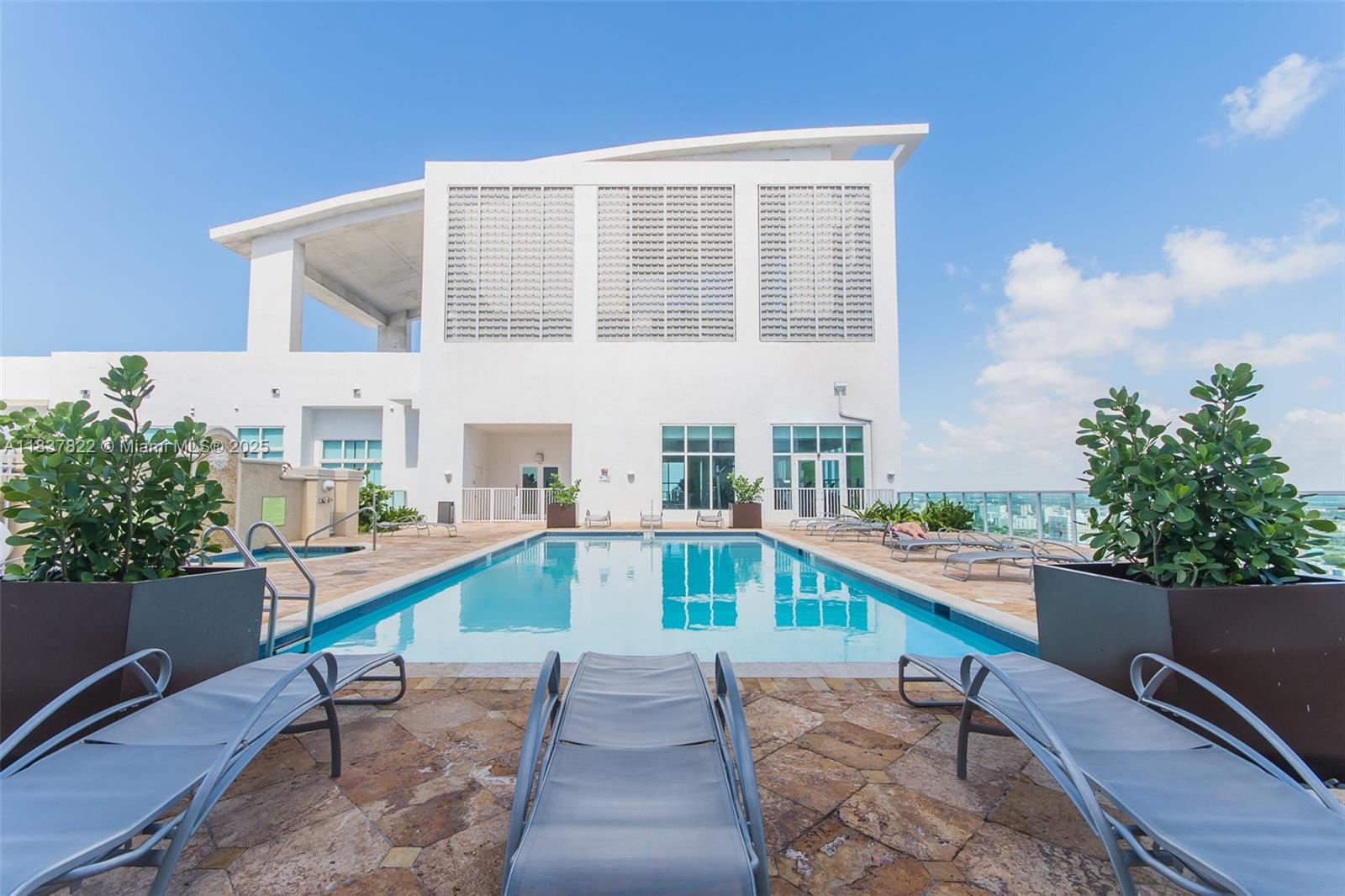 Loft Downtown 2 - Residential Lease