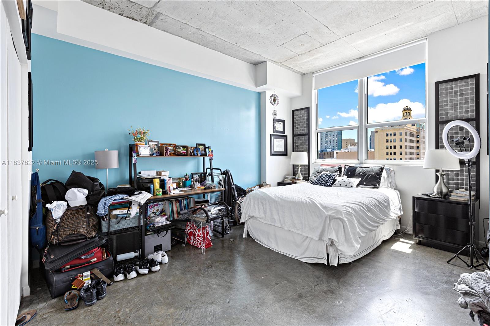 Loft Downtown 2 - Residential Lease
